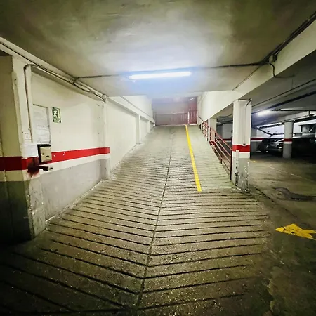 A Orillas Del Pilar Con Parking Saragossa